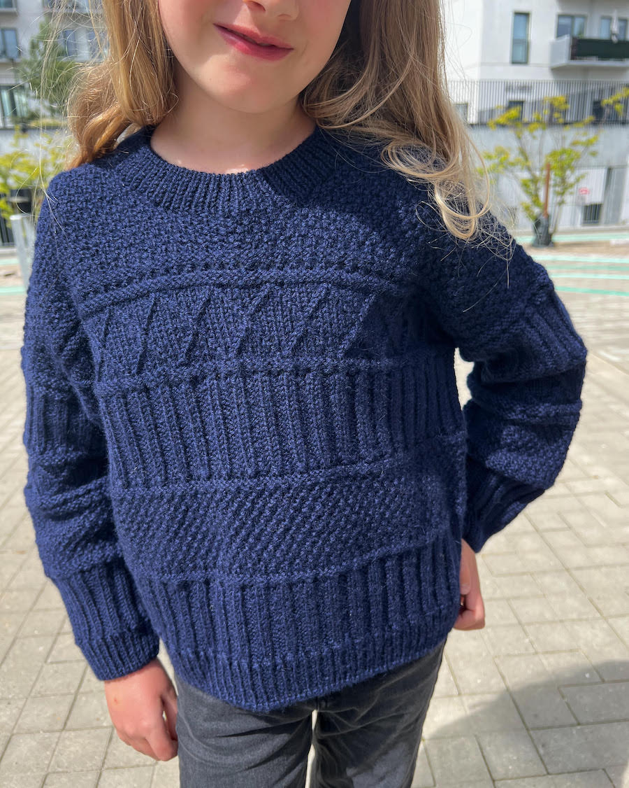 PetiteKnit Breipatroon Ingrid Sweater Junior - Engelstalig