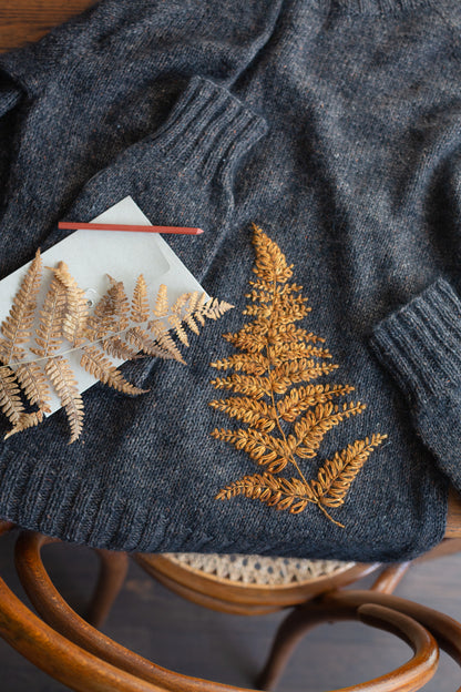Embroidery on knits Fern