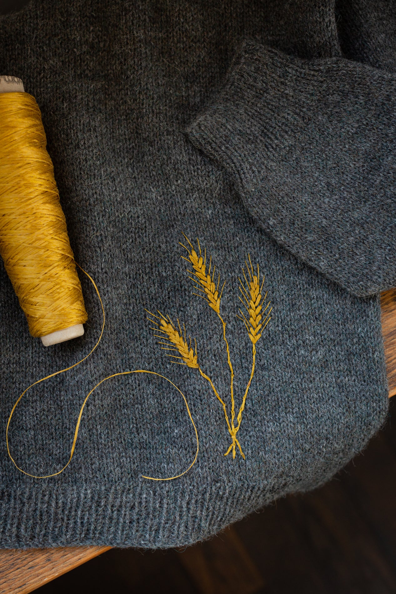 Embroidery on knits Rye